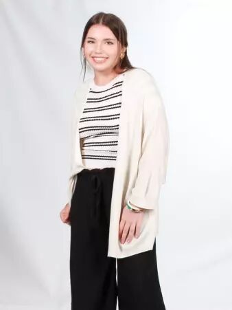 Gilet Liza beige pi�ce douce � l'esth�tique naturelle