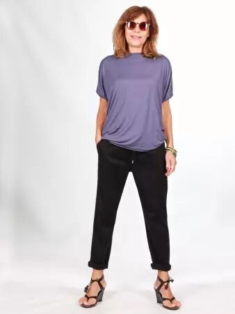 Pantalon jogger Lyocell noir pi�ce mode confortable et intemporelle
