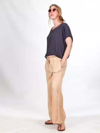 Pantalon Lyocell camel v�tement f�minin confortable au ton chaud