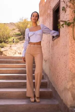 Pantalon wide leg beige pantalon large beige � la coupe moderne