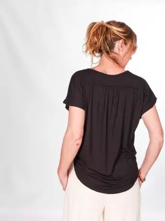 Top Gasby Noir top sobre noir � coupe �pur�e