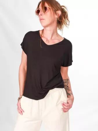 Top Gasby Noir top sobre noir � coupe �pur�e
