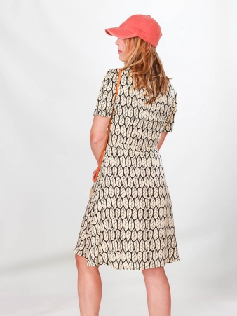 Robe boutonn�e Mia Black hoja robe f�minine structur�e