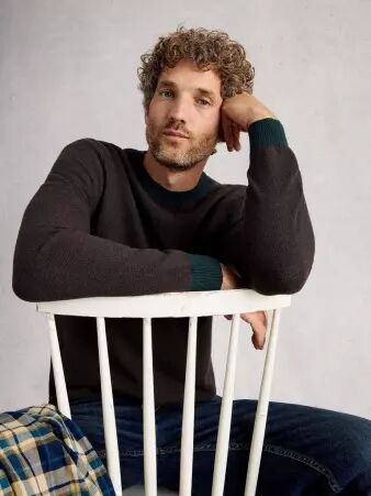 Pull en m�rino Whitestuff col rond brun pull m�rino brun � col rond classique