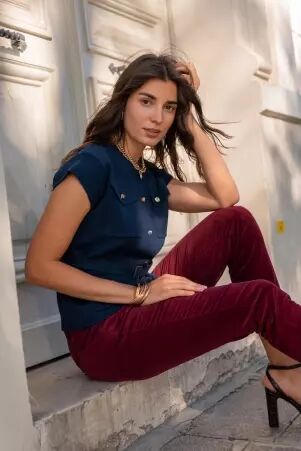 Pantalon chino velours Bordeaux v�tement f�minin textur� et �l�gant