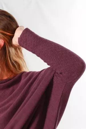 Sweat asymetrique touch� cachemire bordeaux sweat bordeaux moderne coupe originale