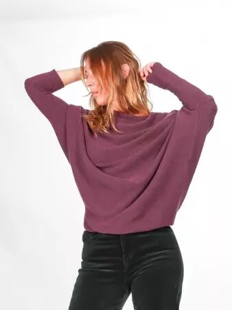 Sweat asymetrique touch� cachemire bordeaux sweat bordeaux moderne coupe originale