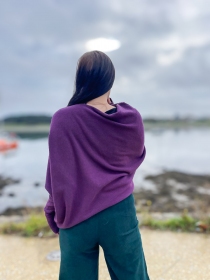 Sweat asymetrique touch&eacute; cachemire lie de vin sweat bordeaux profond &agrave; l'allure &eacute;l&eacute;gante