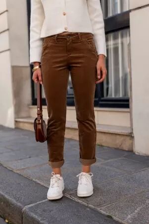 Pantalon chino velours Marron v�tement f�minin doux et structur�
