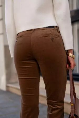 Pantalon chino velours Marron v�tement f�minin doux et structur�