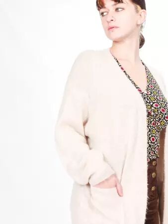 Gilet long alpaga Beige cr�ation textile au design �pur� et � la silhouette moderne