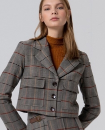 Blazer court &agrave; carreaux avec doublure imprim&eacute;e camel