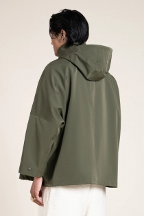 Cape courte imp&eacute;rmeable et oversize Lourmel kaki
