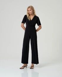 Combinaison avec d&eacute;collet&eacute; crois&eacute;