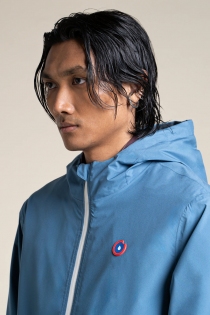 Imperm&eacute;able mixte en polyester recycl&eacute; se transforme en sac Amelot orage