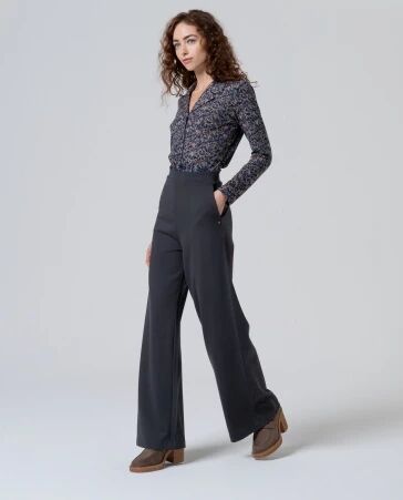 Pantalon avec d�tail � la ceinture Gris