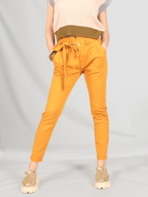 Pantalon slim ceinture moutarde