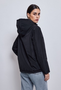 Parka courte légèrement ouatée