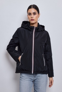 Parka courte légèrement ouatée