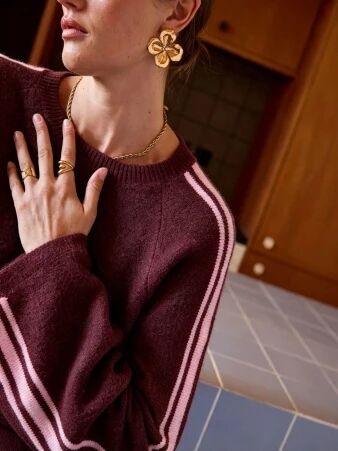 Pull ample � bandes contrast�es Bordeaux et rose