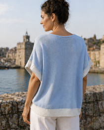 Pull carr&eacute; tricolor bleu ciel