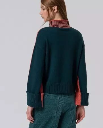 Pull col montant avec contrastes de couleur Terracotta