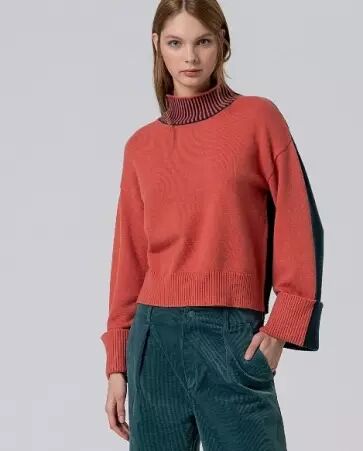 Pull col montant avec contrastes de couleur Terracotta