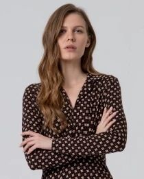 Robe longue midi avec encolure en V et fronces Noir