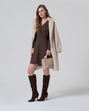Robe longue midi avec encolure en V et fronces Noir