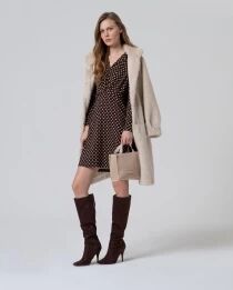 Robe longue midi avec encolure en V et fronces Noir