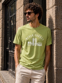 T-shirt Never forget vert lichen