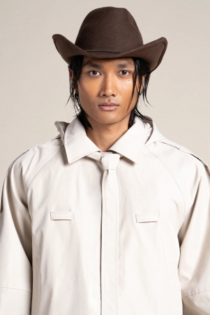 Trench court � capuche et lani�res longues Tuileries craie